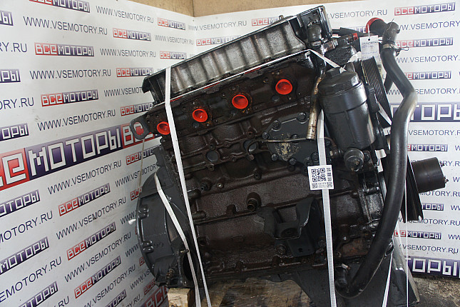 Двигатель вид с боку MERCEDES-BENZ OM904LAII/1 90490600030199