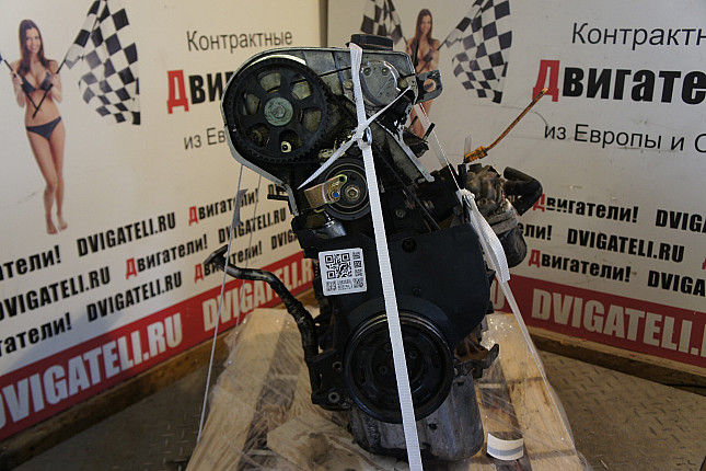 Двигатель вид с боку Audi AEB