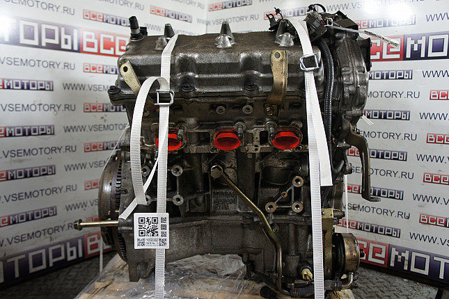 Двигатель вид с боку NISSAN VQ20DE 