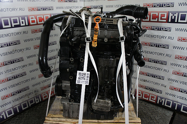 Двигатель вид с боку Audi AMF
