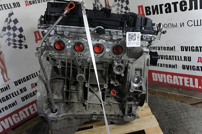 Двигатель вид с боку Mercedes M 271.860