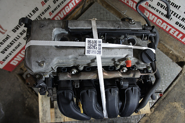 Фотография контрактного двигателя сверху Toyota 3ZZ-FE