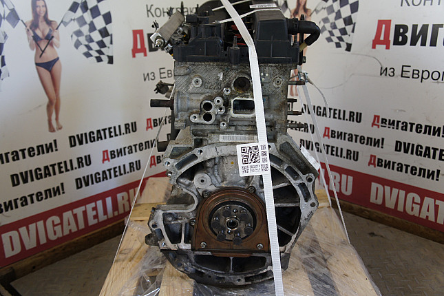 Двигатель вид с боку Mazda LF17