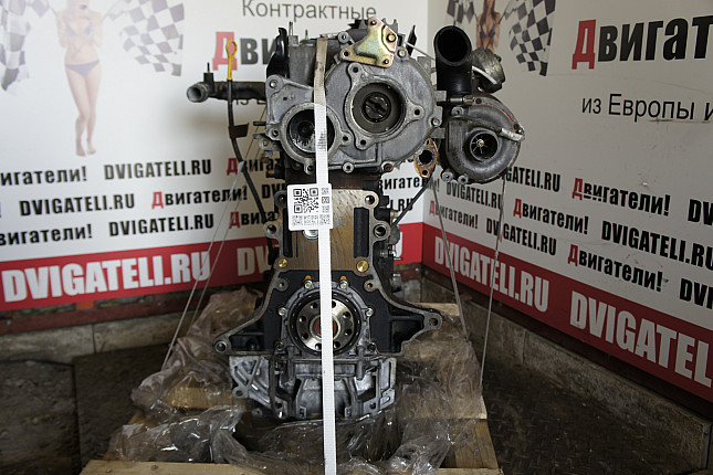 Двигатель вид с боку Mazda RF5C