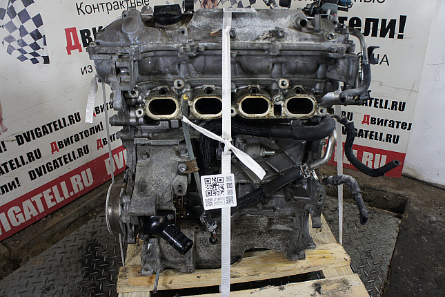 Двигатель вид с боку Toyota 1ZR-FE