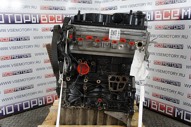 Двигатель вид с боку VW CDCA