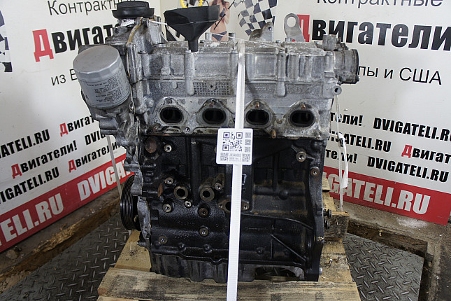 Двигатель вид с боку VW CAVA