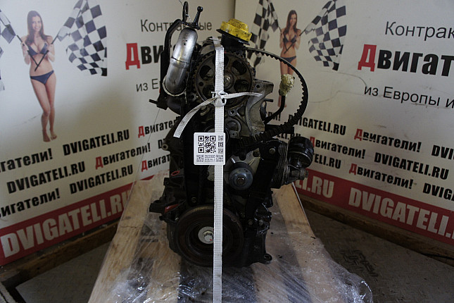 Двигатель вид с боку Renault K9K 728
