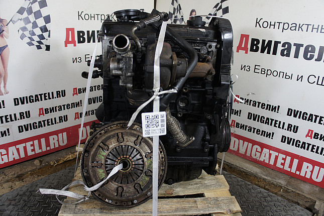Двигатель вид с боку Audi AFN