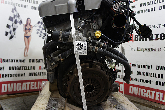 Двигатель вид с боку Alfa Romeo AR 32201
