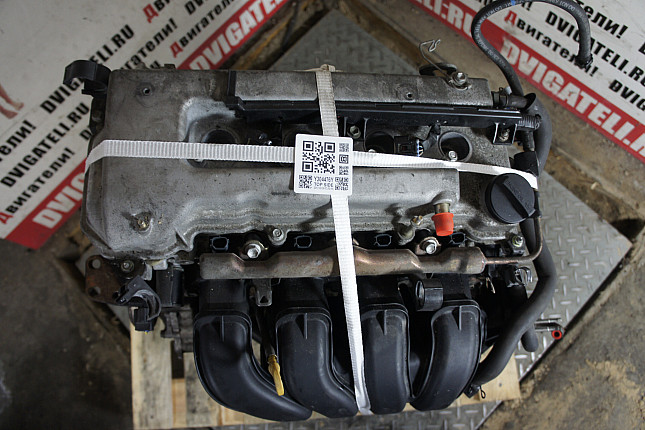 Фотография контрактного двигателя сверху Toyota 3ZZ-FE