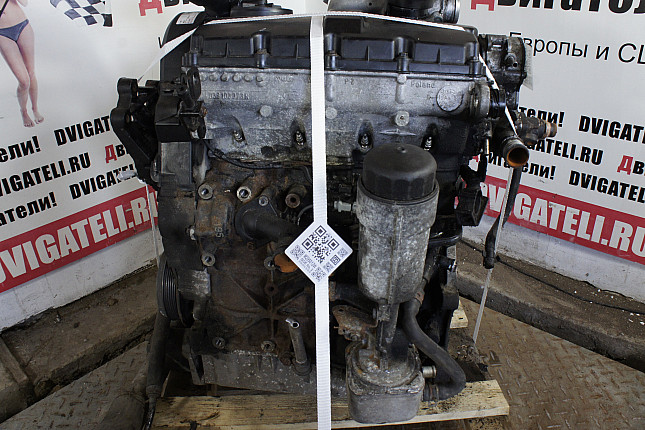 Двигатель вид с боку VW ANU