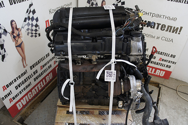 Двигатель вид с боку Mercedes OM 611.987