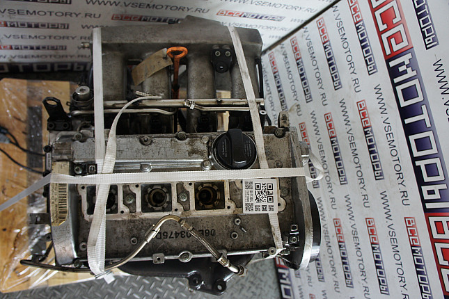 Фотография контрактного двигателя сверху AUDI AEB