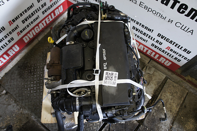 Фотография контрактного двигателя сверху Citroen 8HZ