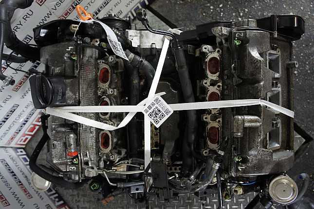 Фотография контрактного двигателя сверху AUDI AZA