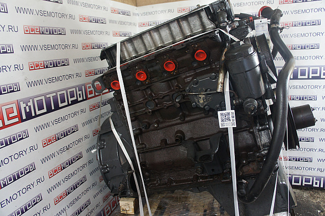Двигатель вид с боку MERCEDES-BENZ OM904LAII/1 90490600030199
