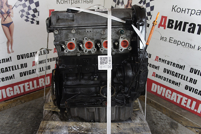Двигатель вид с боку Skoda AEE