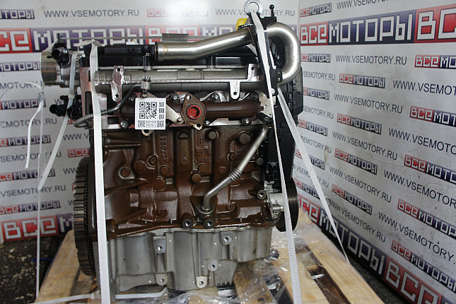 Двигатель вид с боку DACIA K9K 796