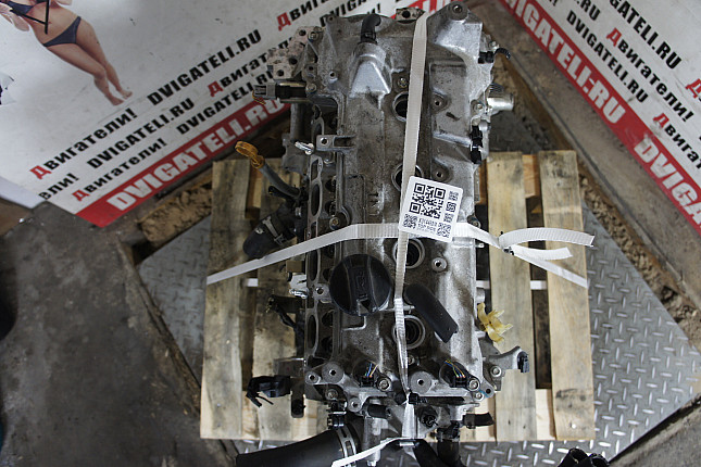 Фотография контрактного двигателя сверху Nissan HR16DE