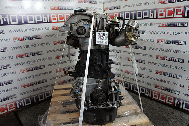 Двигатель вид с боку MAZDA RF4F