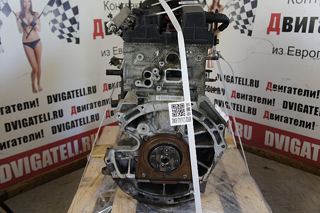 Двигатель вид с боку Mazda LF17