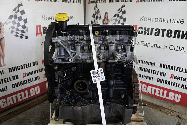 Двигатель вид с боку Renault K9K 724