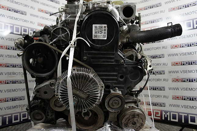 Двигатель вид с боку MITSUBISHI 4D56