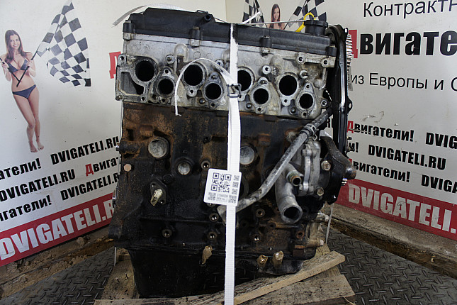 Двигатель вид с боку KIA RF