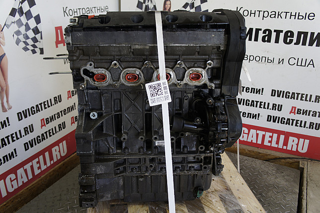 Двигатель вид с боку Peugeot 6FZ (EW7J4)