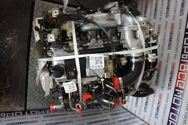 Фотография контрактного двигателя сверху NISSAN ZD30DDTi