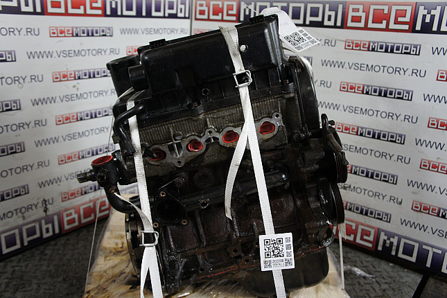 Двигатель вид с боку HYUNDAI G4HC
