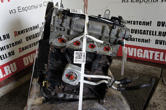Двигатель вид с боку VW AZD