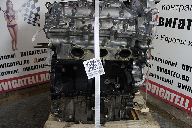 Двигатель вид с боку Renault V9X 891