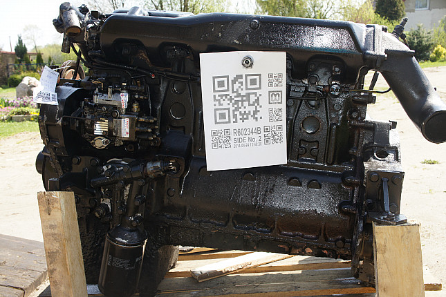 Двигатель вид с боку MAN D0826GF01