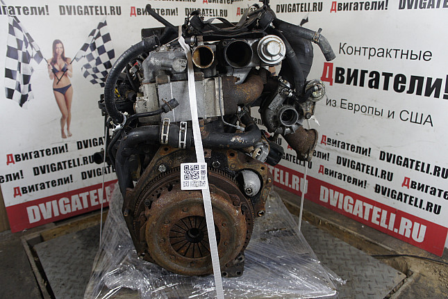 Двигатель вид с боку Chrysler 09B
